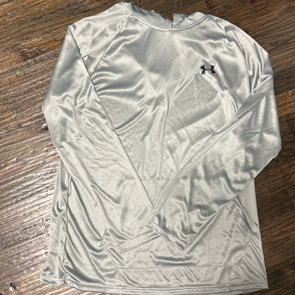 2 Under Armour Loose Fit HeatGear Performance Pullover in Size XL EUC - Picture 11 of 14